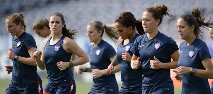 Women in Sports Are Getting Their Financial Butts&nbsp;Kicked